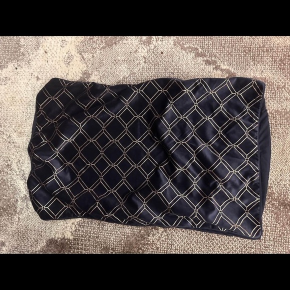 Queen comforter - Picture 3 of 7